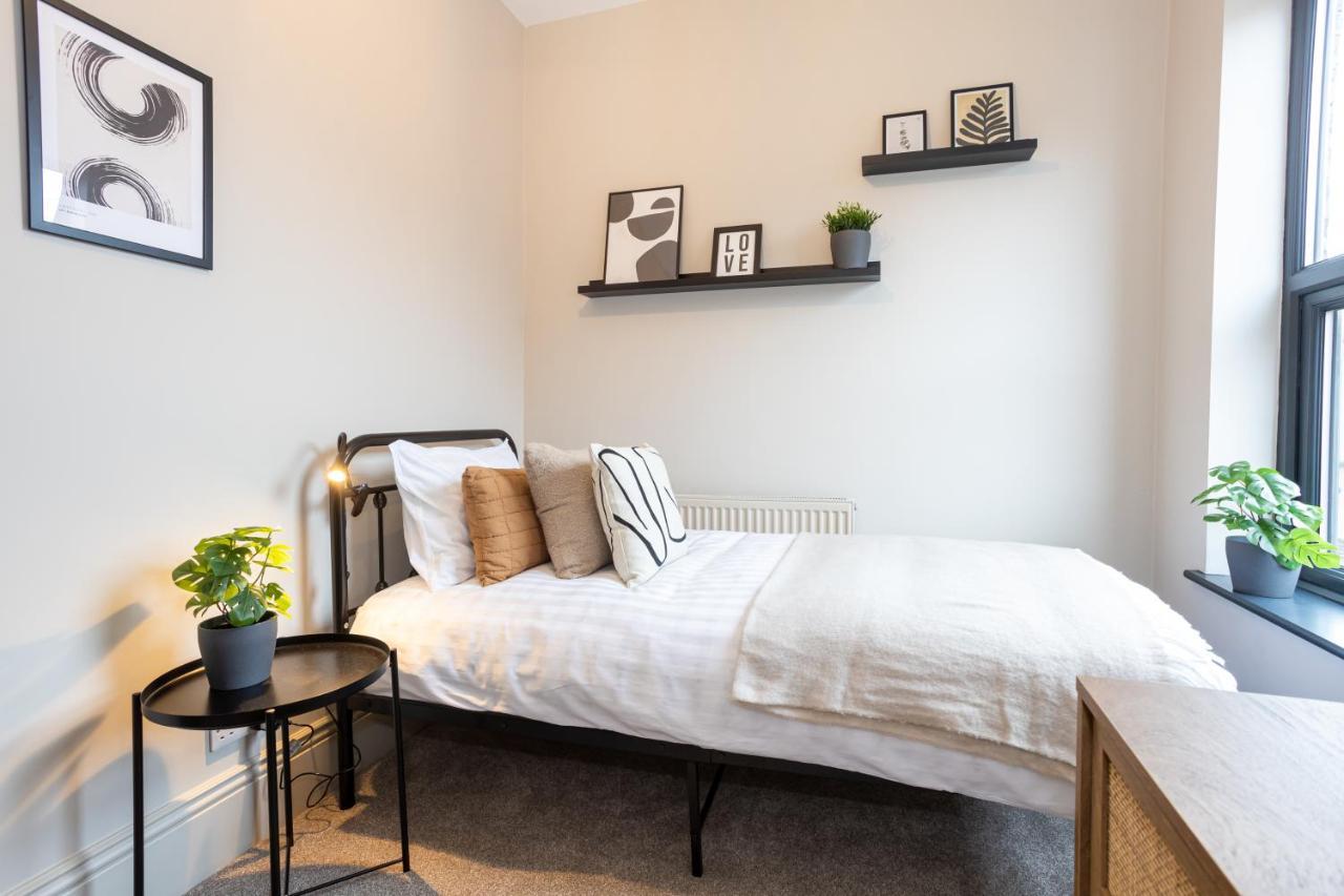 Stunning Scandi 3 Bed House In Manchester-Parking Villa Eksteriør bilde