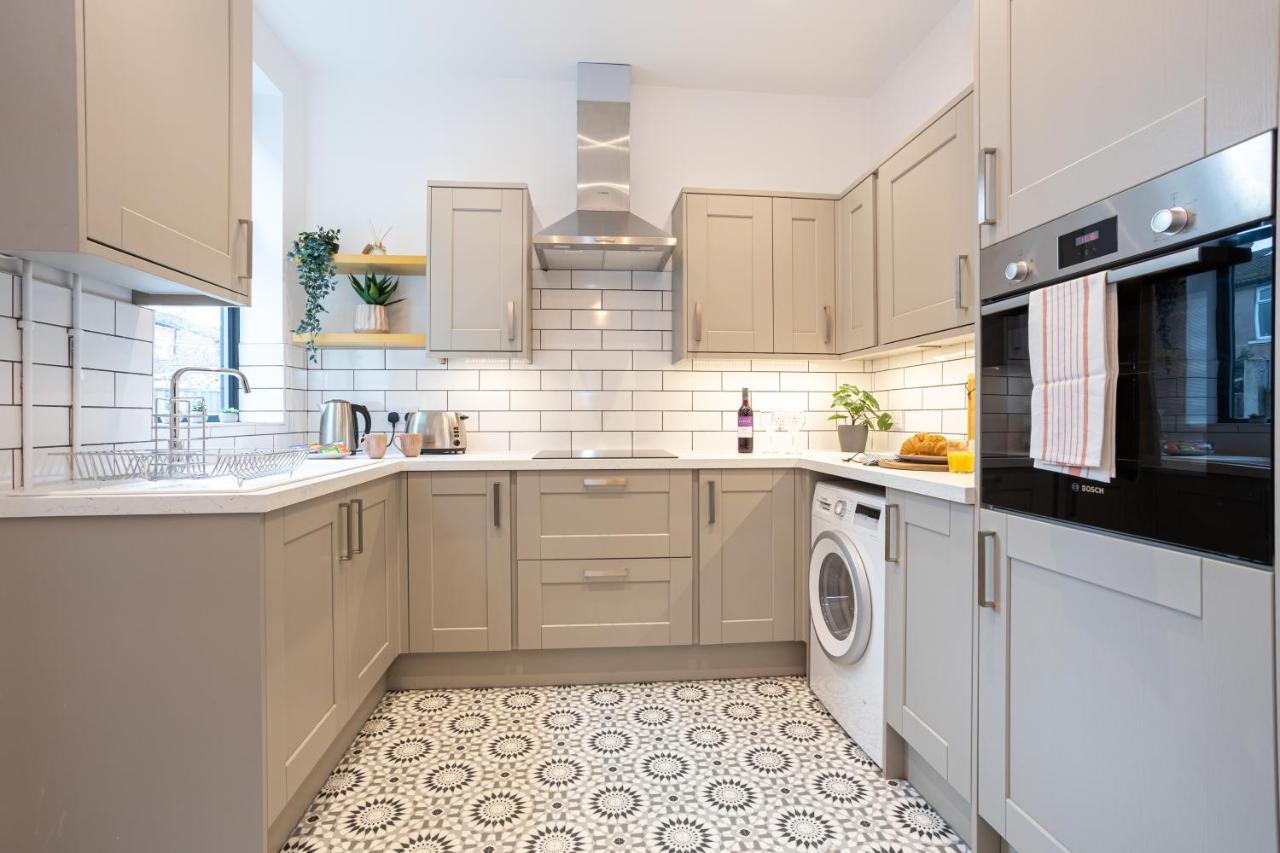 Stunning Scandi 3 Bed House In Manchester-Parking Villa Eksteriør bilde
